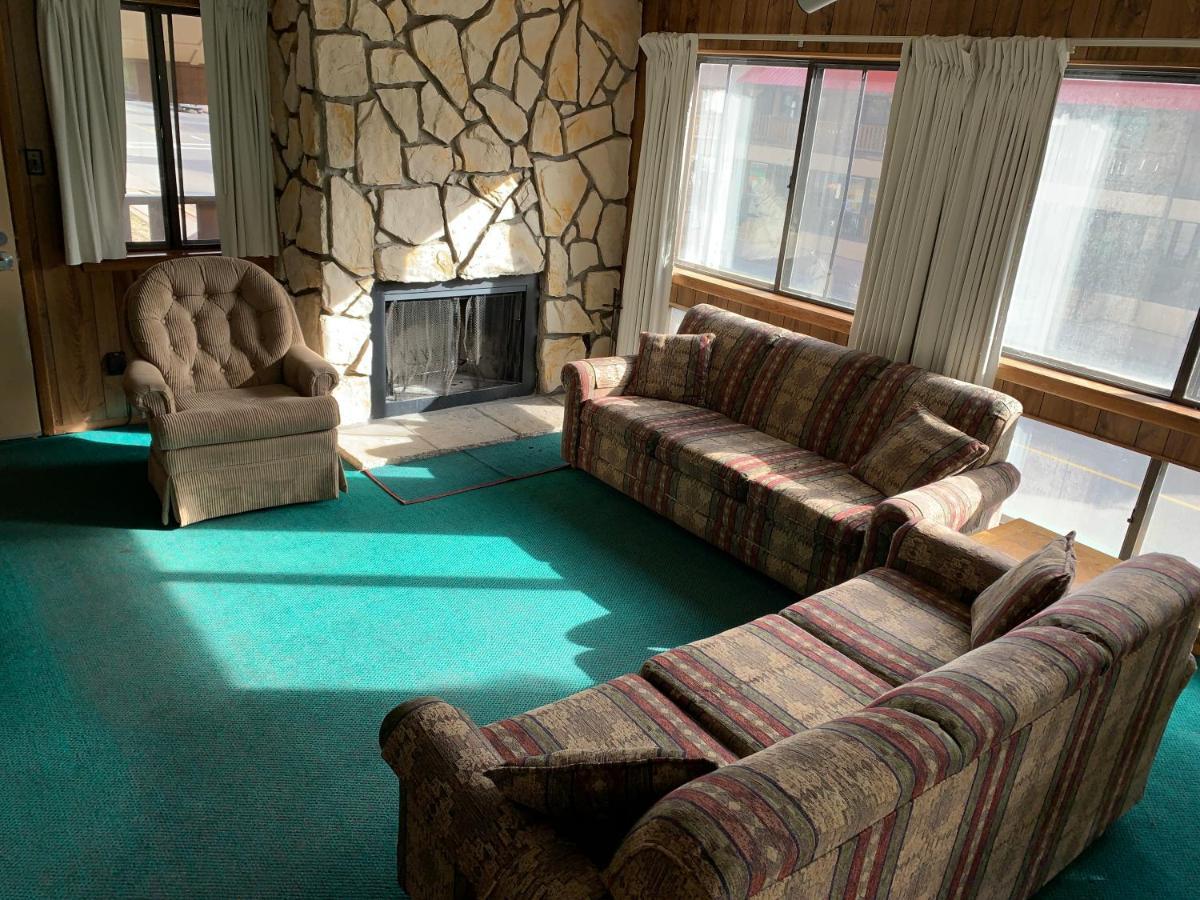 Ponderosa Lodge Ред Ривър Екстериор снимка