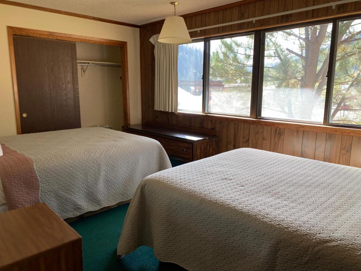Ponderosa Lodge Ред Ривър Екстериор снимка