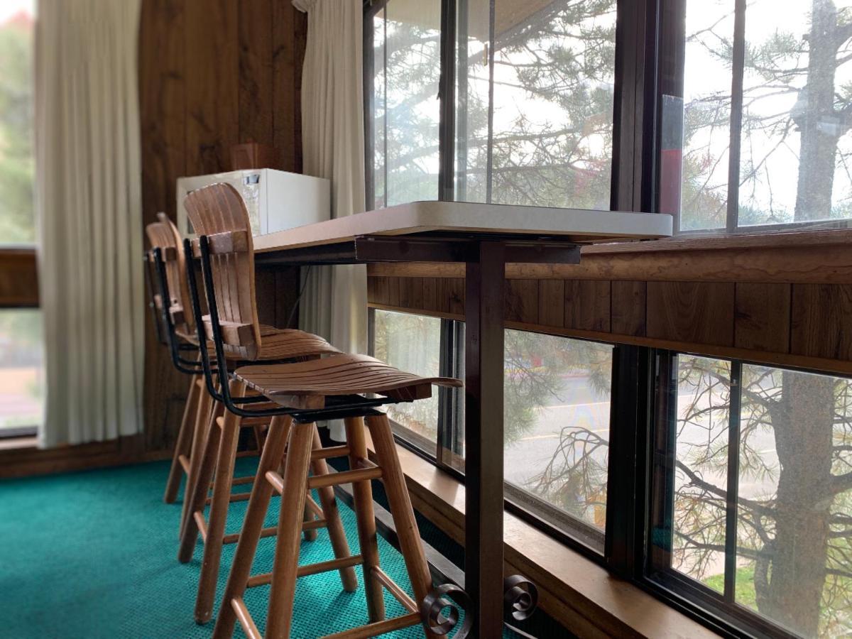 Ponderosa Lodge Ред Ривър Екстериор снимка