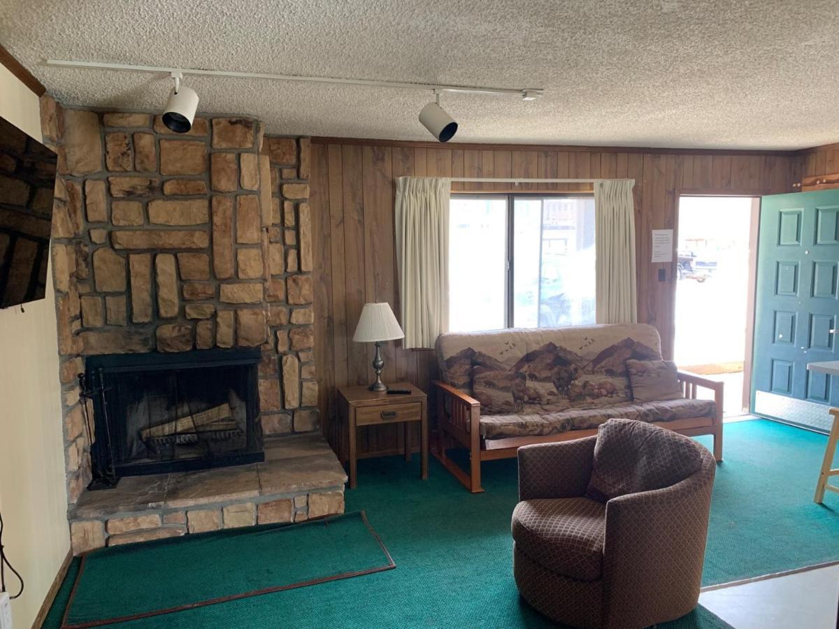 Ponderosa Lodge Ред Ривър Екстериор снимка