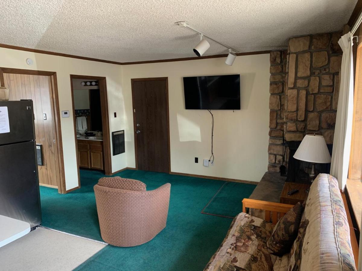 Ponderosa Lodge Ред Ривър Екстериор снимка